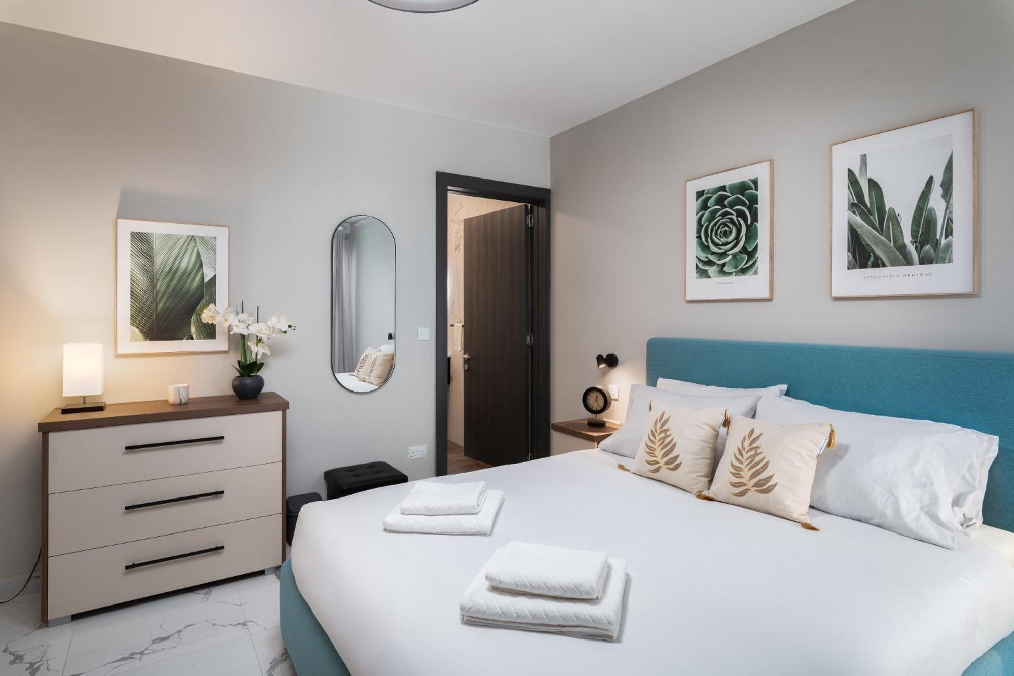 Modern 2Br Cosy Apartment With Large Terrace - Close To Manoel Island & Tigne Shopping Mall Sliema Exterior photo